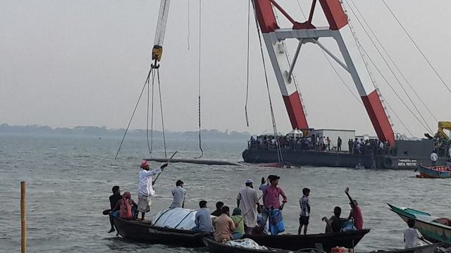 Pinak 6 capsize with 250 on board