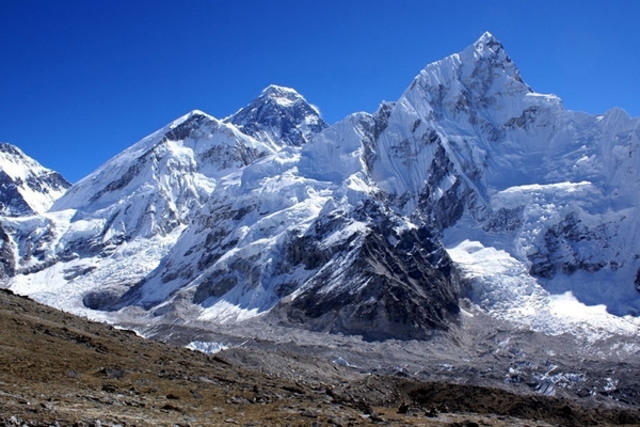 Primera vez que se escala el Everest