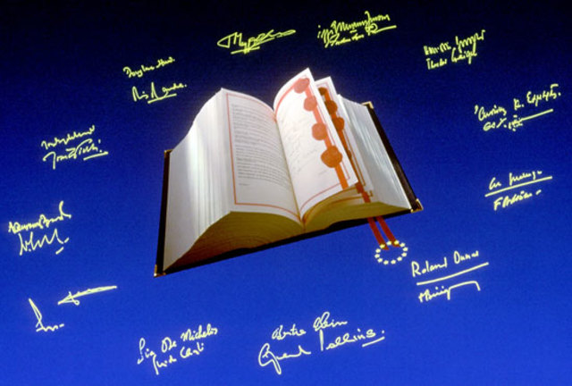 Maastricht Treaty cretaes European Union