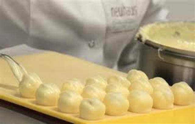 Make Chocolates at Neuhaus Vlezenbeek