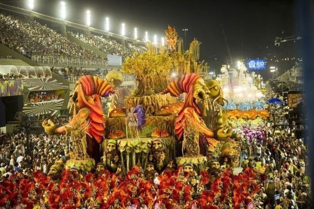 Drive from Praça General Osório to the Hotel