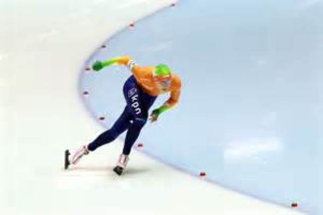 Take taxi to and watch ISU World Cup IV