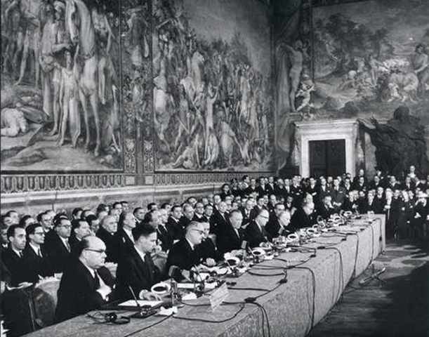 Treaty of Rome creates European Economic Community (EEC)