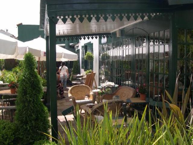 6:30 Walk From Airport to Lavender Gifts and Tea Cafe