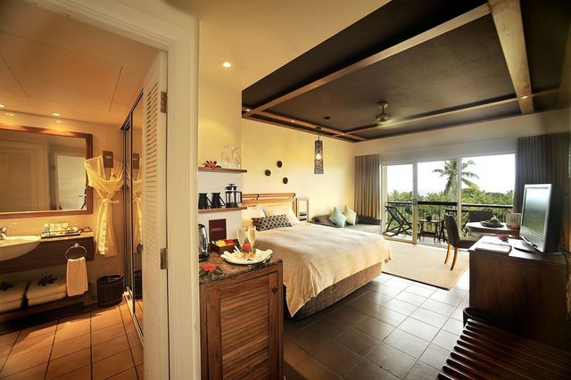 7:30-7:45 Check in to Resort