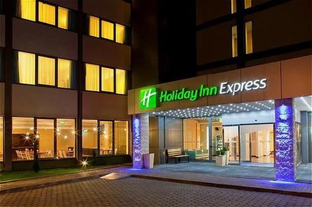 Taxi to Hotel Inn Express