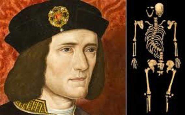 Richard III is killed in battle