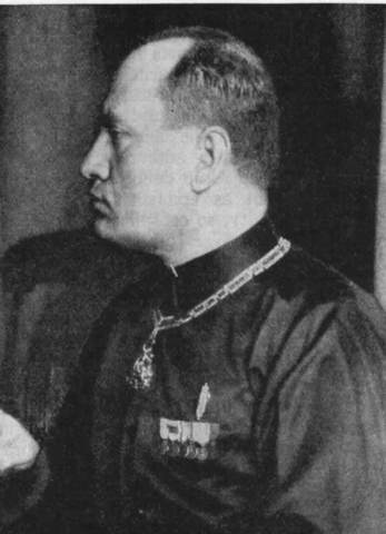 Mussolini comes to power