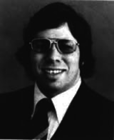 Steve Jobs met Steve Wozniak.