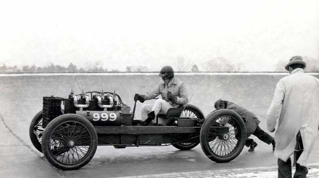 Ford builds racer "The 999"