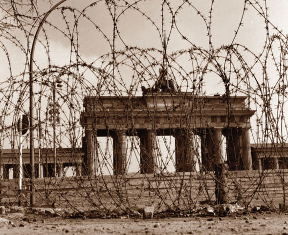 ØstTyskland og Vesttyskland etableres