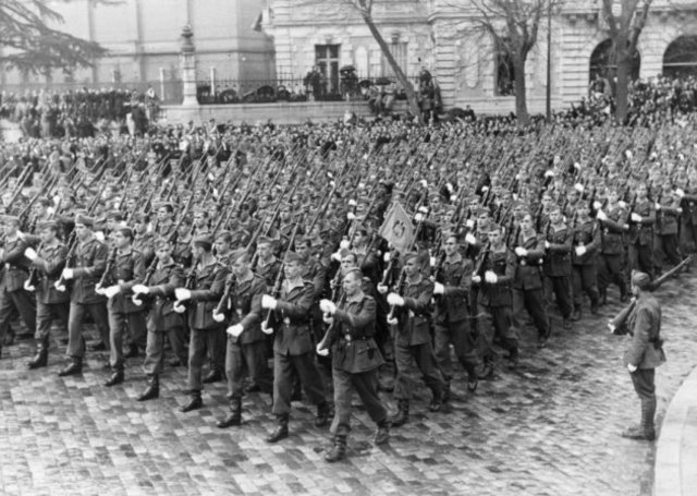 Barcelona falls to Francisco Franco