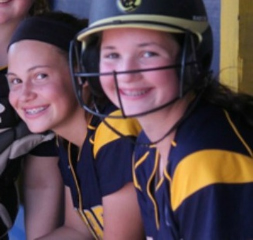 Yo jugué varsity softball.