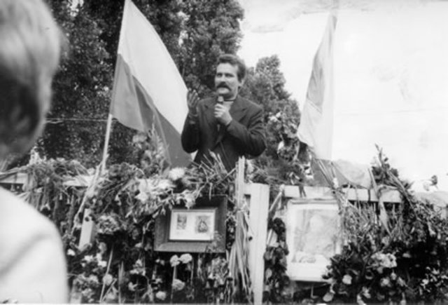 Fall of Communism in Poland With Legalization of Solidarity