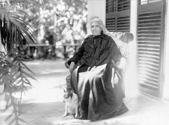Queen Liliuokalani takes the throne of Hawaii