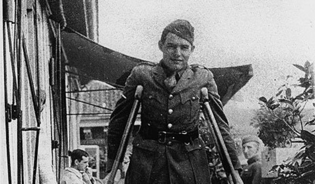 Ernest Hemmingway publishes "A Farewell to Arms"