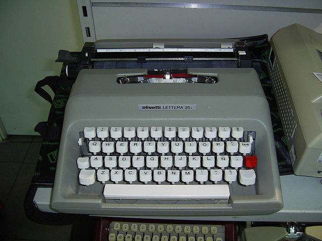 Första "bärbara" datorn Olivetti