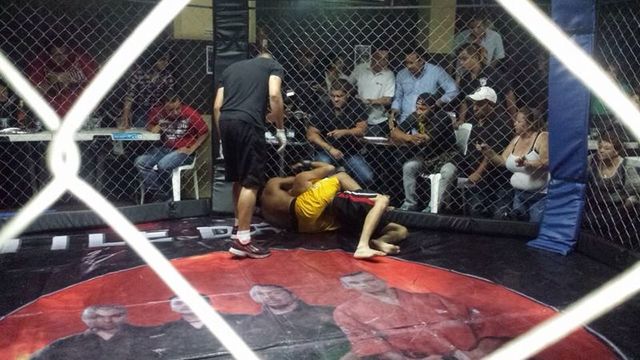 Pelea Professional Fuera del Pais