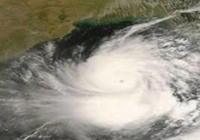 Cyclone hits India