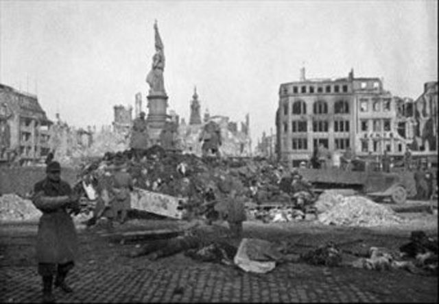 Fire bombing of Dresden