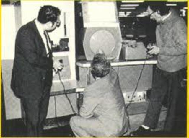 Surge primer minicomputadora