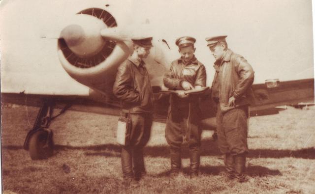 ЯК-2 после полета на разведку.