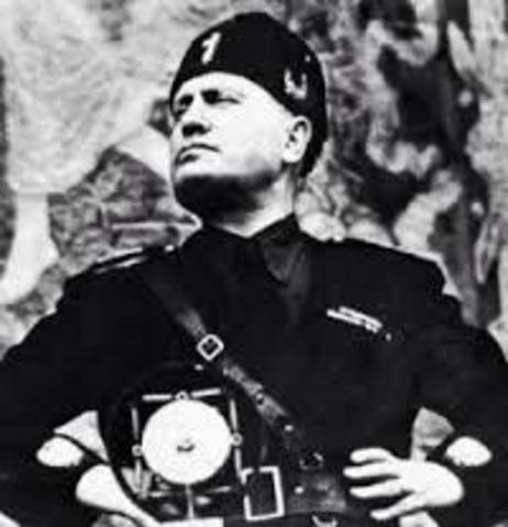 Sube Mussolini al poder