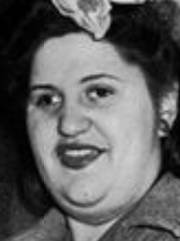 Oil gushes out of the throbbing pipe