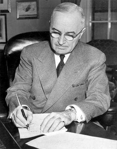 Sube Truman al poder (Doctrina Truman e inicio de la guerra fria)