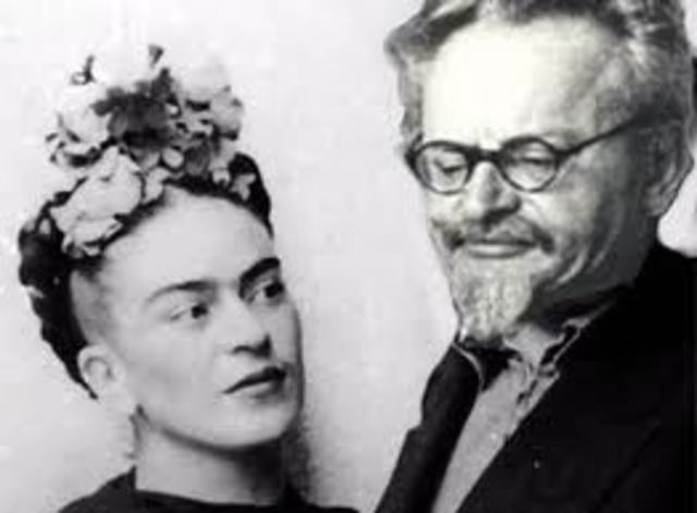 León Trotsky s'exilia a casa la Frida.
