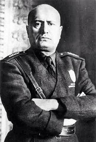 Sube Mussolini al poder