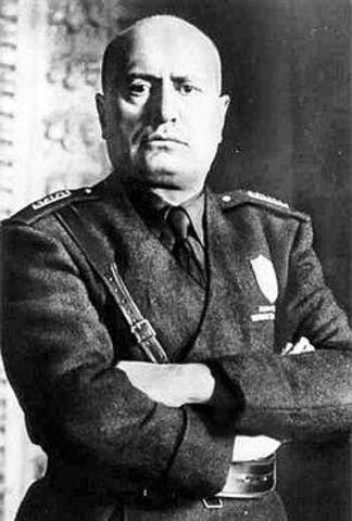 Sube Mussolini al poder