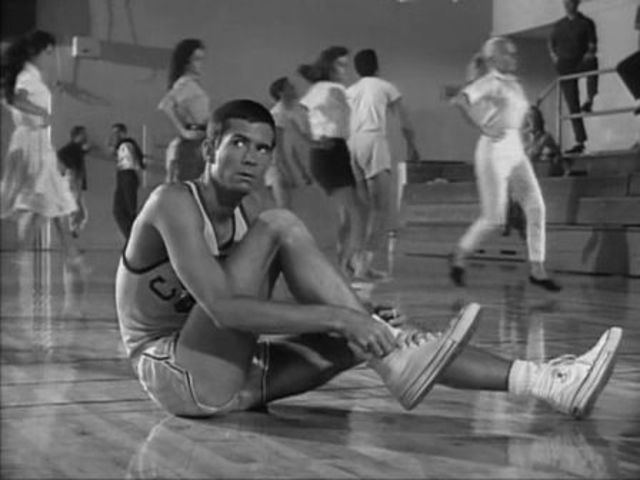 Chuck Taylors apareció por primera vez en el cine en Tall Story en 1960