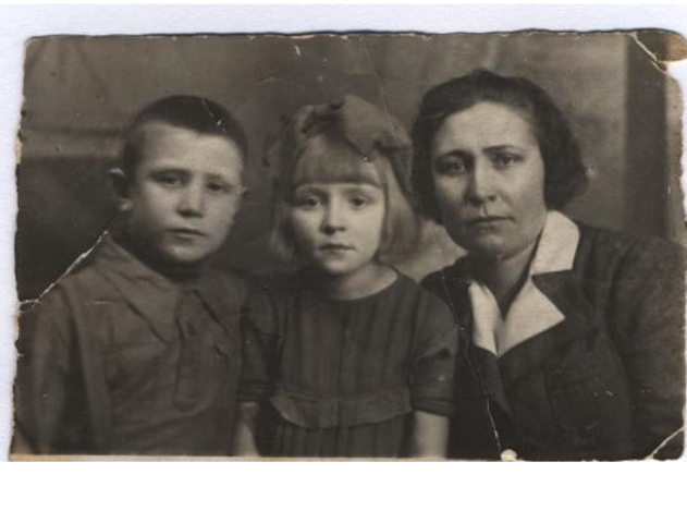 СЕМЬЯ АННЫ КУЗЬМИНИЧНЫ.