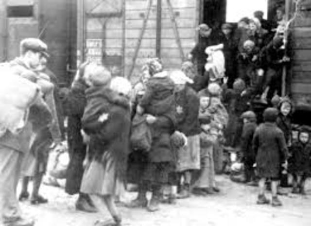 Germany begins deportation of Jews: Mainly to Auschwitz