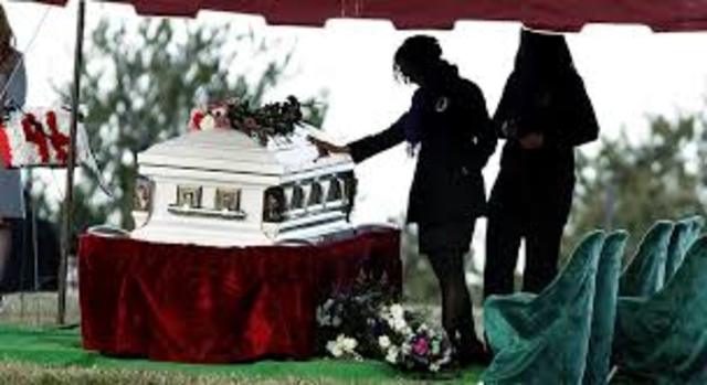 Mi abuela se  murió.