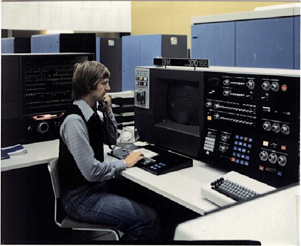 IBM lanza la 370 series