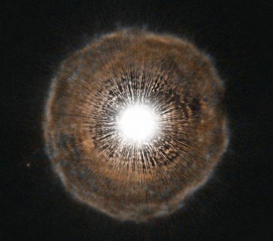 «Хаббл» рассмотрел как звезда «надула» гигантский пузырь