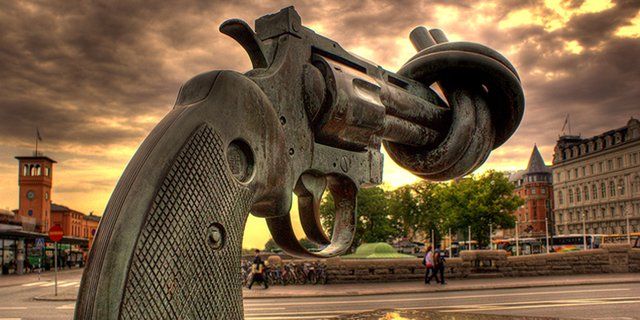 Η γερμανία συνθηκολογεί