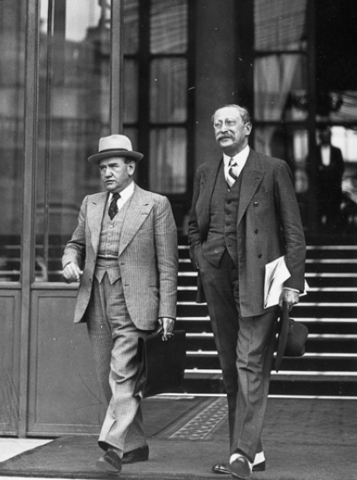 Britain and France begin policy of Non-Intervention