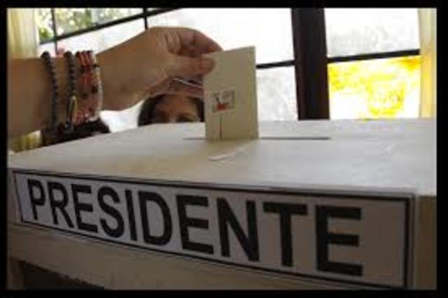 Univac predice resultado de elecciones presidenciales