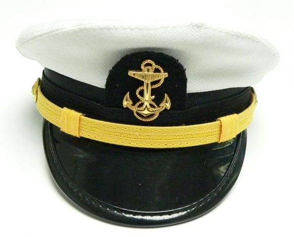 Embarked in a naval career as midshipman at the age of fifteen.