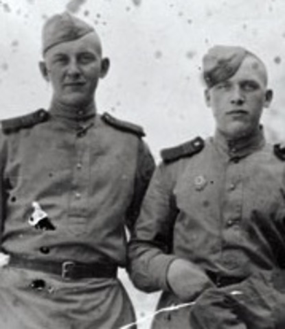 Тоня проводила Николая на фронт