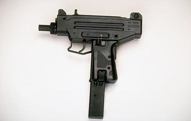 צה"ל יצר את העוזי הראשון