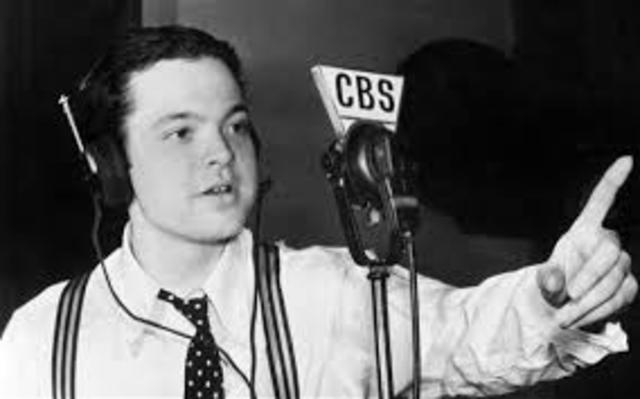 1938 – Orson Welles’ “War of the Worlds” broadcast
