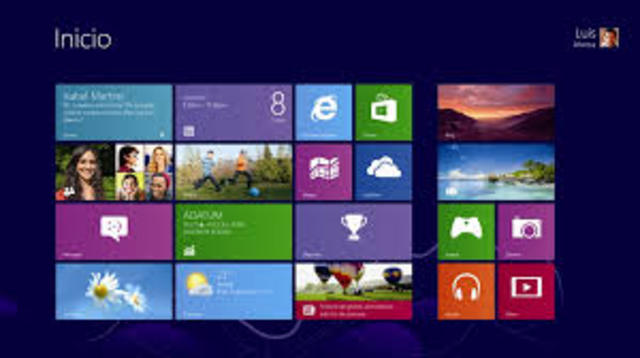 2012: Windows 8 presenta aplicaciones y mosaicos