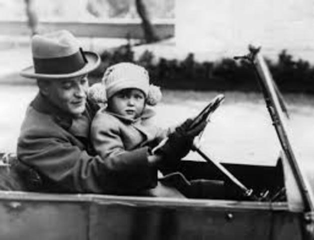 Frances Scott Fitzgerald is born.