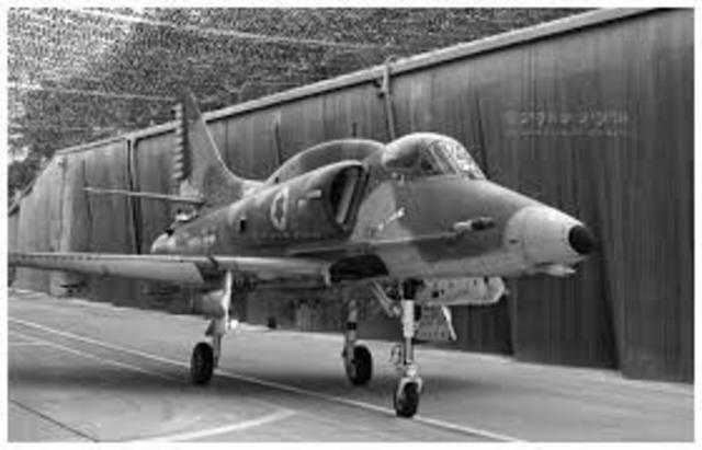 ישראל חותמת על עסקת נשק הנקראת עסקת הסקייהוק