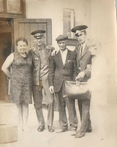 Переезд в совхоз Маяк