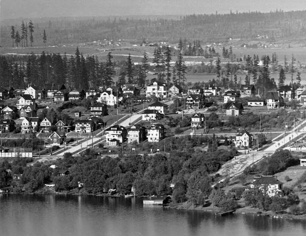 During the 1880's, Seattle neighborhoods began to regroup into what was known as income-graded neighhborhoods.